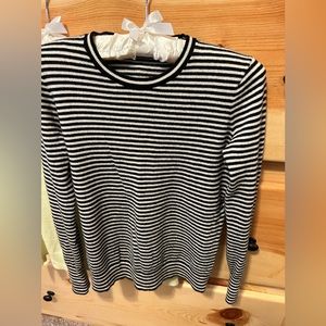 Xs Everlane Black/cream Cashmere Sweater